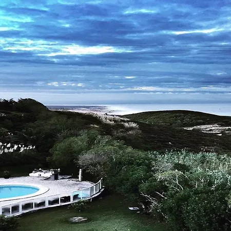 Guincho Villa *